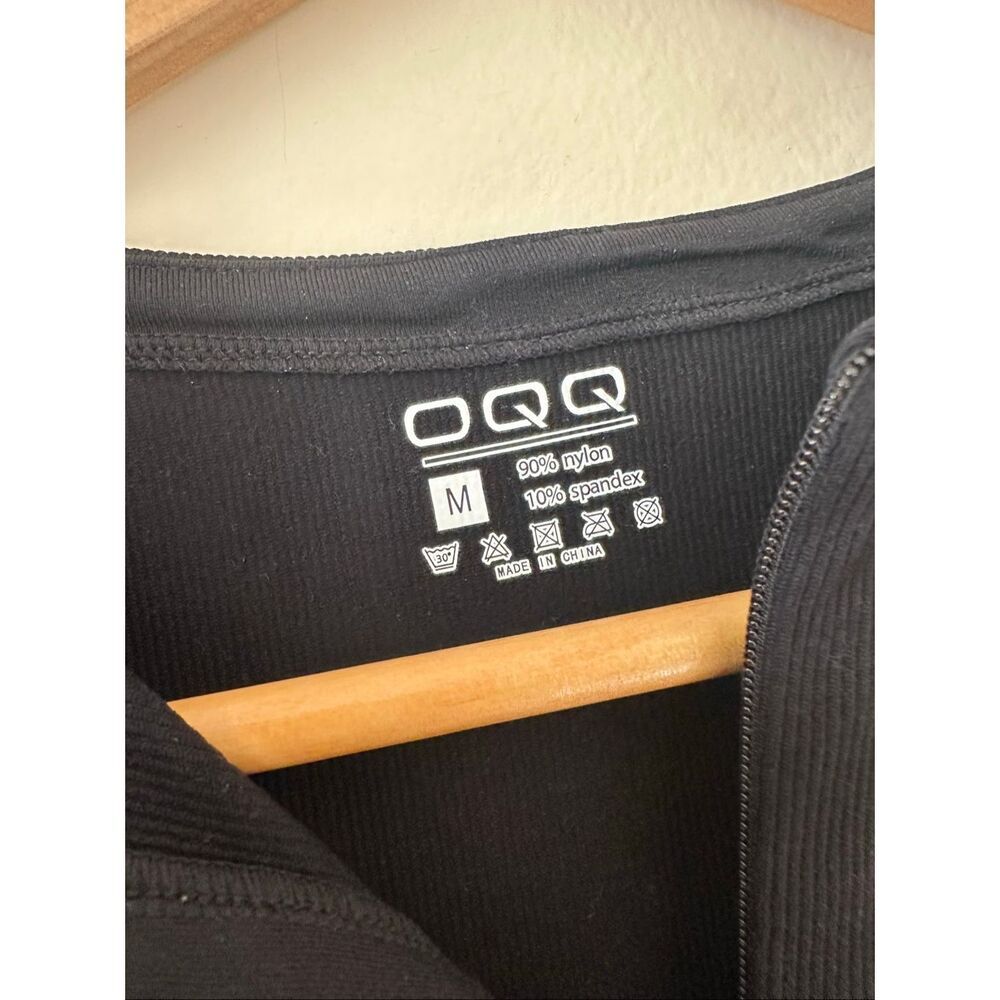 ๐ธ OQQ Black Long Sleeve Zip Front Bodysuit Size Medium - Picture 3 of 5